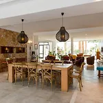 Charm 4* אקיארלר