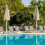 Charm Hotel 4*